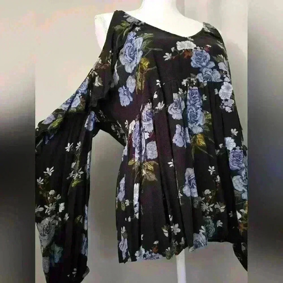 American Eagle Floral Cold Shoulder Blouse - Picture 5 of 10